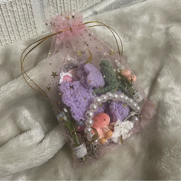 Keychain, Magnet, Sticker Bundle ✨ - Picture 5 of 5